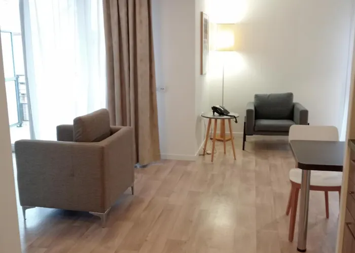 Domitys - Le Fil De Soie 4*